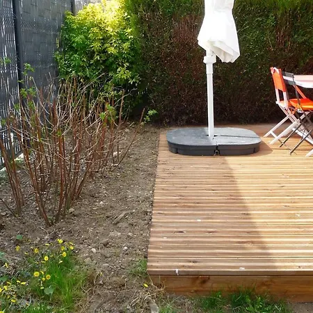 Maison Proche Lac, Velos, Parking Holiday home