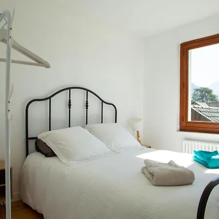 Maison Proche Lac, Velos, Parking Holiday home *