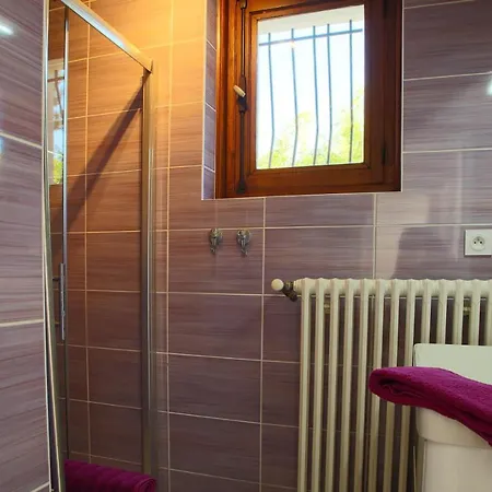 Maison Proche Lac, Velos, Parking Holiday home